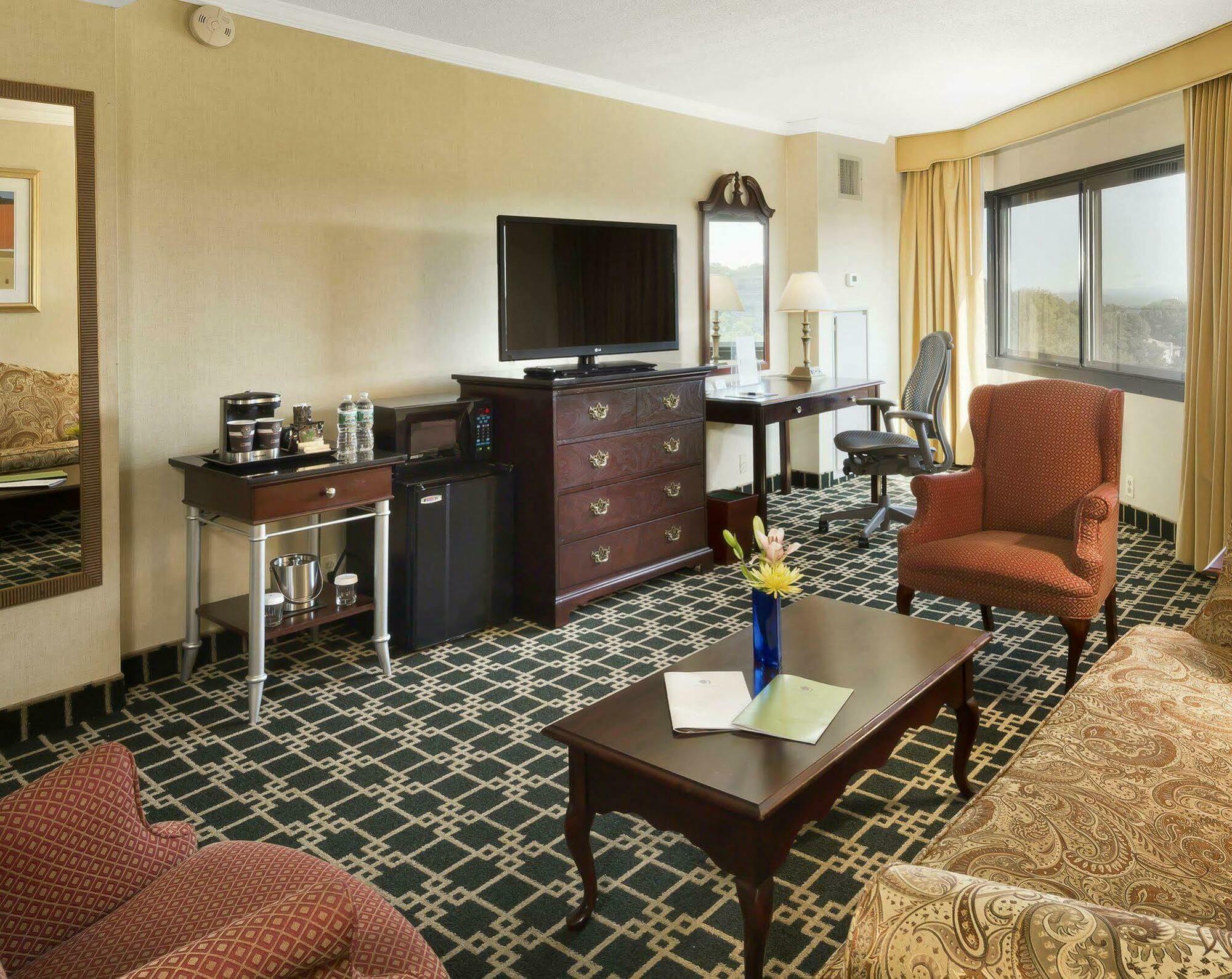 Doubletree By Hilton Fort Lee/George Washington Bridge Exteriör bild